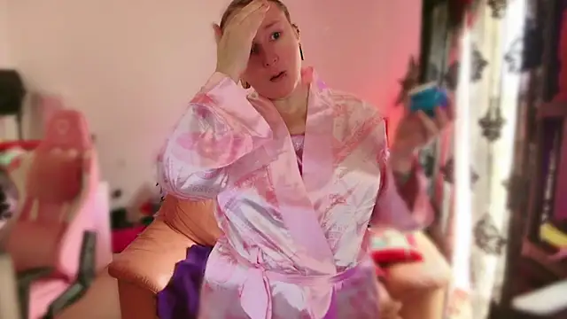 Snapshot of kisicaxx chatting on 03-10-25, 09:43 kisicaxx online show from 03-10-25, 09:43