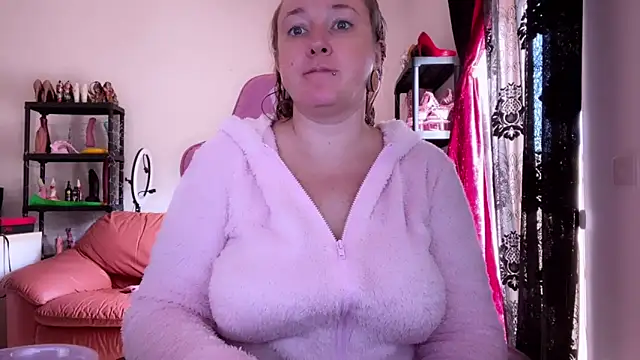 Snapshot of kisicaxx chatting on 11-04-25, 09:41 kisicaxx online show from 11-04-25, 09:41