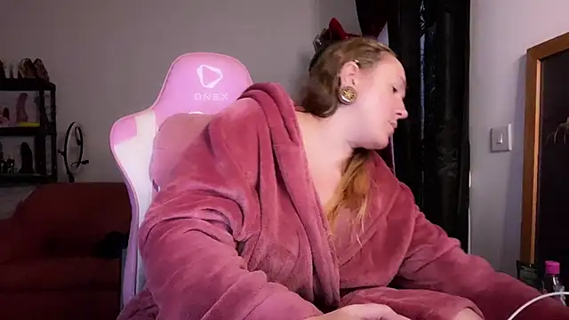 Snapshot of kisicaxx chatting on 11-08-25, 04:07 kisicaxx online show from 11-08-25, 04:07