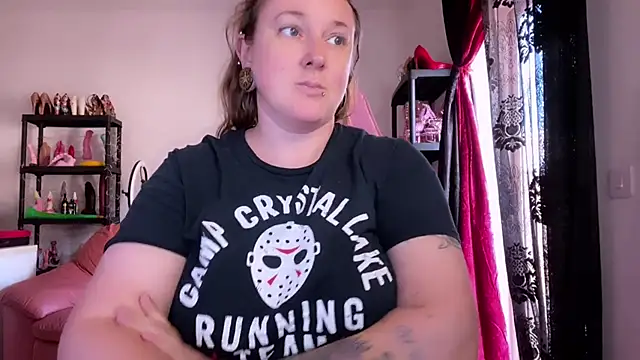 Snapshot of kisicaxx chatting on 11-10-25, 02:16 kisicaxx online show from 11-10-25, 02:16