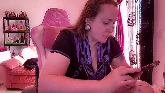 Snapshot of kisicaxx chatting on 11-11-25, 07:52 kisicaxx online show from 11-11-25, 07:52