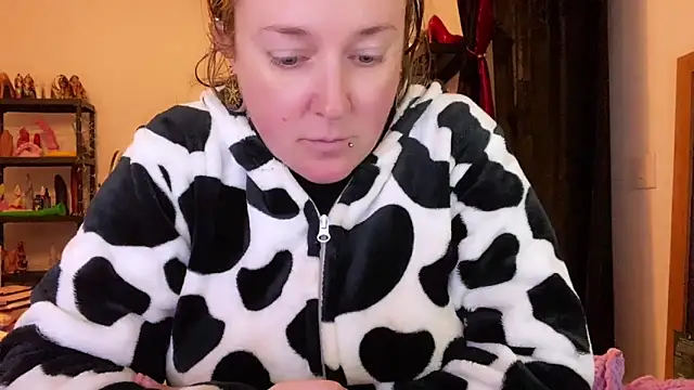 Snapshot of kisicaxx chatting on 12-03-25, 05:11 kisicaxx online show from 12-03-25, 05:11