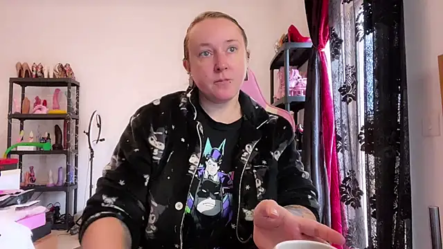 Snapshot of kisicaxx chatting on 12-05-25, 11:08 kisicaxx online show from 12-05-25, 11:08