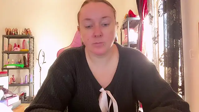 Snapshot of kisicaxx chatting on 12-18-25, 09:26 kisicaxx online show from 12-18-25, 09:26