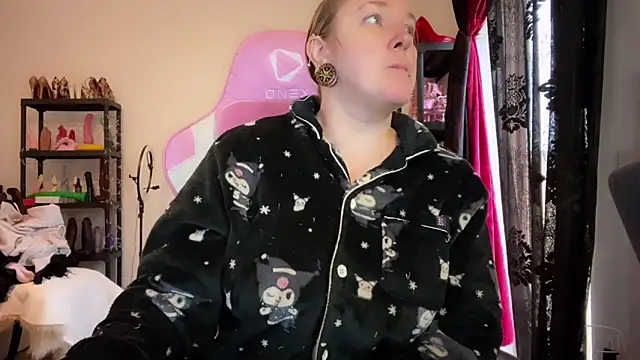 Snapshot of kisicaxx chatting on 01-16-26, 08:40 kisicaxx online show from 01-16-26, 08:40