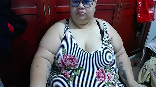 Snapshot of hotlesby4uxxx chatting on 05-23-26, 01:48 hotlesby4uxxx online show from 05-23-26, 01:48