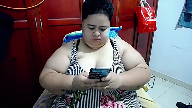 Snapshot of hotlesby4uxxx chatting on 05-25-26, 02:01 hotlesby4uxxx online show from 05-25-26, 02:01