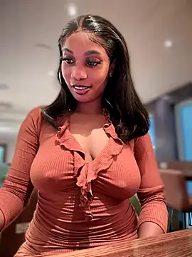 Snapshot of __Nessa__ chatting on 10-17-25, 11:13   Nessa   online show from 10-17-25, 11:13