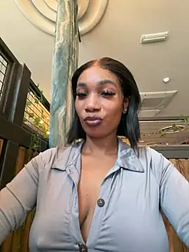 Snapshot of __Nessa__ chatting on 07-17-26, 11:39 Nessa online show from 07-17-26, 11:39