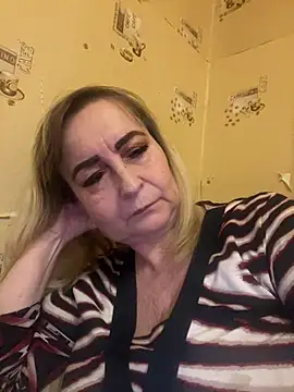 Snapshot of Irina2909@xh chatting on 02-07-25, 07:49 Irina2909xh online show from 02-07-25, 07:49