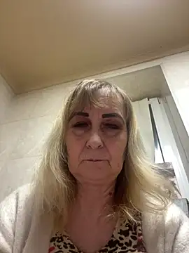 Snapshot of Irina2909@xh chatting on 02-16-25, 04:32 Irina2909xh online show from 02-16-25, 04:32