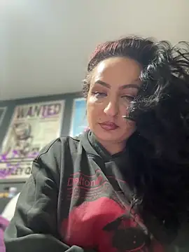 itsCassie online show from 01-28-25, 05:56