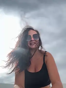 itsCassie online show from 10-20-25, 01:00