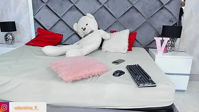 valentina fi online show from 01-30-25, 12:27