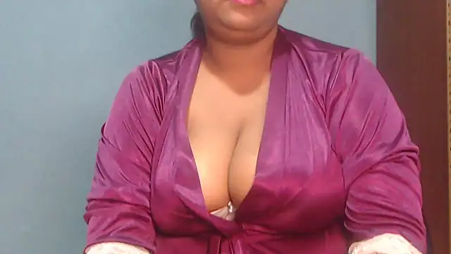 Snapshot of naughtyboobs38dd chatting on 06-18-26, 04:44 naughtyboobs38dd online show from 06-18-26, 04:44