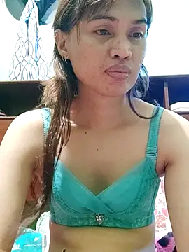 QueenSoreal online show from 01-13-26, 03:50