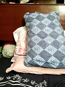 QueenSoreal online show from 04-06-26, 04:30