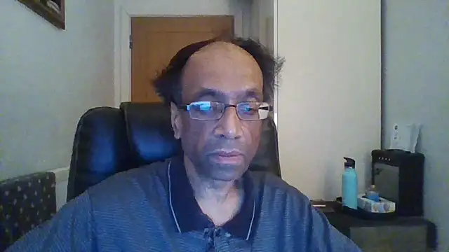 Snapshot of rauncher1 chatting on 12-23-25, 12:41 rauncher1 online show from 12-23-25, 12:41