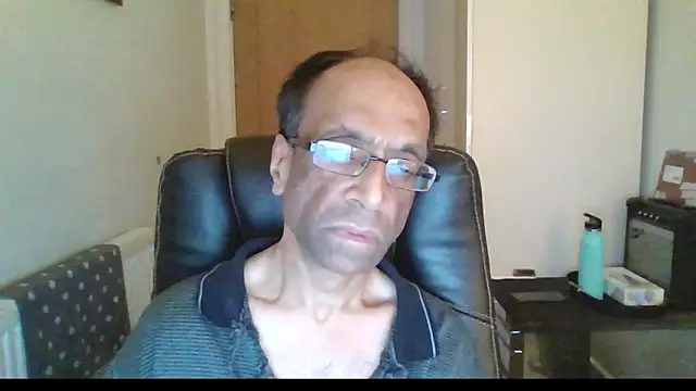 Snapshot of rauncher1 chatting on 02-16-26, 01:02 rauncher1 online show from 02-16-26, 01:02