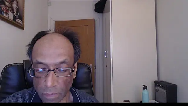 Snapshot of rauncher1 chatting on 02-18-26, 09:49 rauncher1 online show from 02-18-26, 09:49