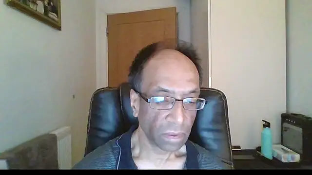 Snapshot of rauncher1 chatting on 02-19-26, 09:27 rauncher1 online show from 02-19-26, 09:27