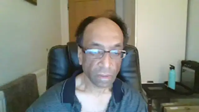 Snapshot of rauncher1 chatting on 03-08-26, 09:57 rauncher1 online show from 03-08-26, 09:57