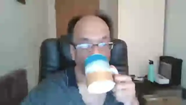 Snapshot of rauncher1 chatting on 03-11-26, 09:04 rauncher1 online show from 03-11-26, 09:04