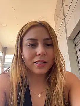 Snapshot of Brittanyrosexx chatting on 05-15-26, 04:03 Brittanyrosexx online show from 05-15-26, 04:03