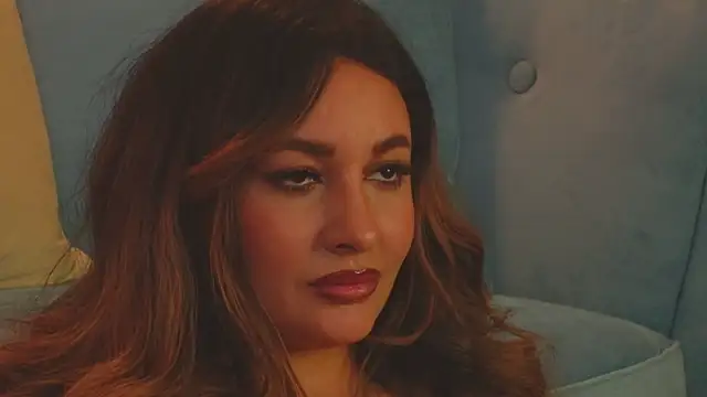 YaaraCollins online show from 02-06-25, 11:37