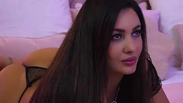 YaaraCollins online show from 11-06-25, 07:59