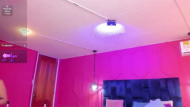 chantall1375 online show from 09-18-25, 11:45