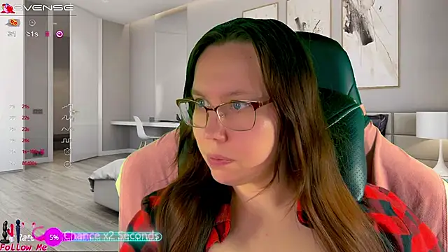 Snapshot of Victoria_Romans chatting on 01-19-25, 01:32 Victoria Romans online show from 01-19-25, 01:32