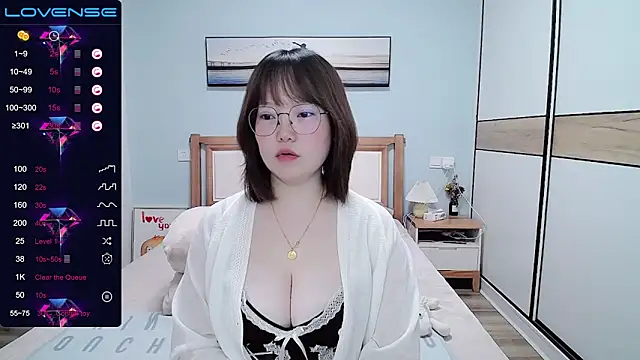 Snapshot of DianaYz chatting on 03-13-25, 12:02 DianaYz online show from 03-13-25, 12:02