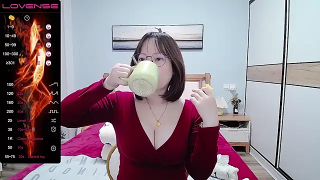 Snapshot of DianaYz chatting on 03-18-25, 02:15 DianaYz online show from 03-18-25, 02:15