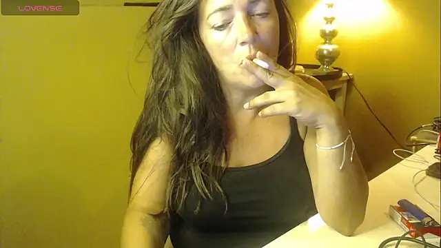Snapshot of cloe85nl chatting on 07-18-26, 07:45 cloe85nl online show from 07-18-26, 07:45