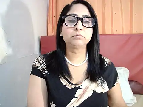 Snapshot of Indiankushy chatting on 02-26-25, 05:17 Indiankushy online show from 02-26-25, 05:17