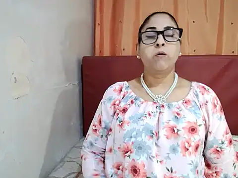 Snapshot of Indiankushy chatting on 09-22-25, 04:31 Indiankushy online show from 09-22-25, 04:31