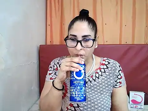 Snapshot of Indiankushy chatting on 10-22-25, 04:40 Indiankushy online show from 10-22-25, 04:40