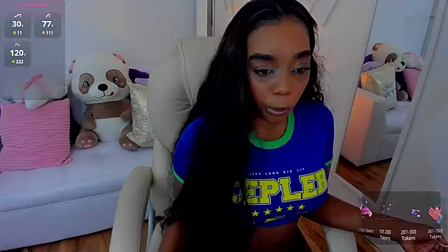 Snapshot of zobe_love chatting on 01-16-25, 05:01 zobe love online show from 01-16-25, 05:01