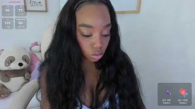 Snapshot of zobe_love chatting on 06-03-26, 04:56 zobe love online show from 06-03-26, 04:56
