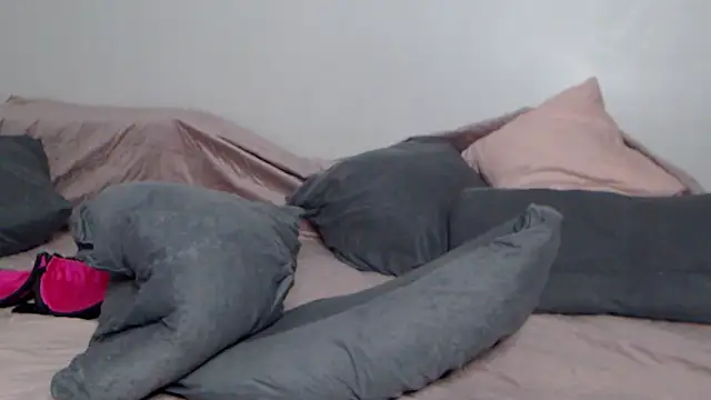 Cheresse online show from 01-07-25, 08:31