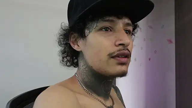 trieone online show from 12-18-25, 03:40