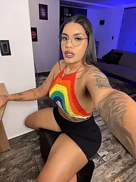 Snapshot of Victoria14_ chatting on 11-16-25, 02:39 Victoria14 online show from 11-16-25, 02:39