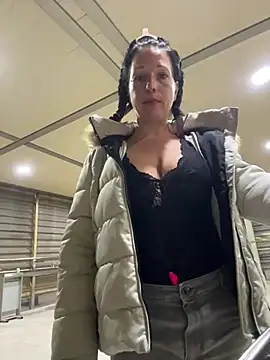 Viola Beck online show from 02-13-25, 02:56