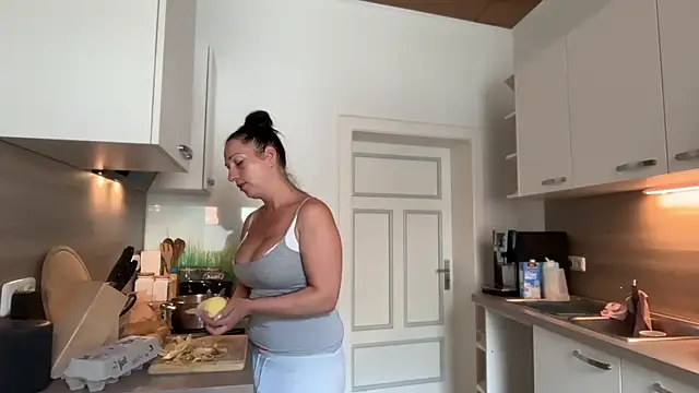 Viola Beck online show from 06-16-26, 10:18