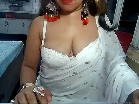 yourradhika online show from 03-17-25, 08:51