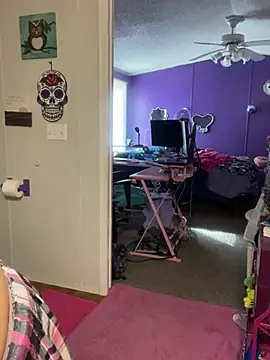 Snapshot of lolabunny9 chatting on 12-17-24, 04:11 lolabunny9 online show from 12-17-24, 04:11