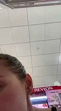 Snapshot of lolabunny9 chatting on 12-18-24, 06:46 lolabunny9 online show from 12-18-24, 06:46