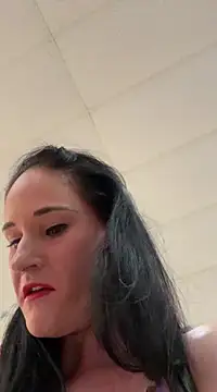 Snapshot of lolabunny9 chatting on 03-20-25, 04:09 lolabunny9 online show from 03-20-25, 04:09