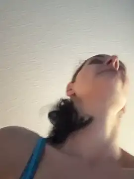 Snapshot of lolabunny9 chatting on 09-11-25, 01:44 lolabunny9 online show from 09-11-25, 01:44